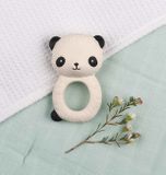 Hrýzatko A Little Lovely Company z prírodnej gumy - panda
