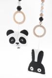 Závesná hračka na hrazdičku - panda