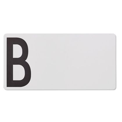Drevená doska na krájanie Design Letters - B (outlet)